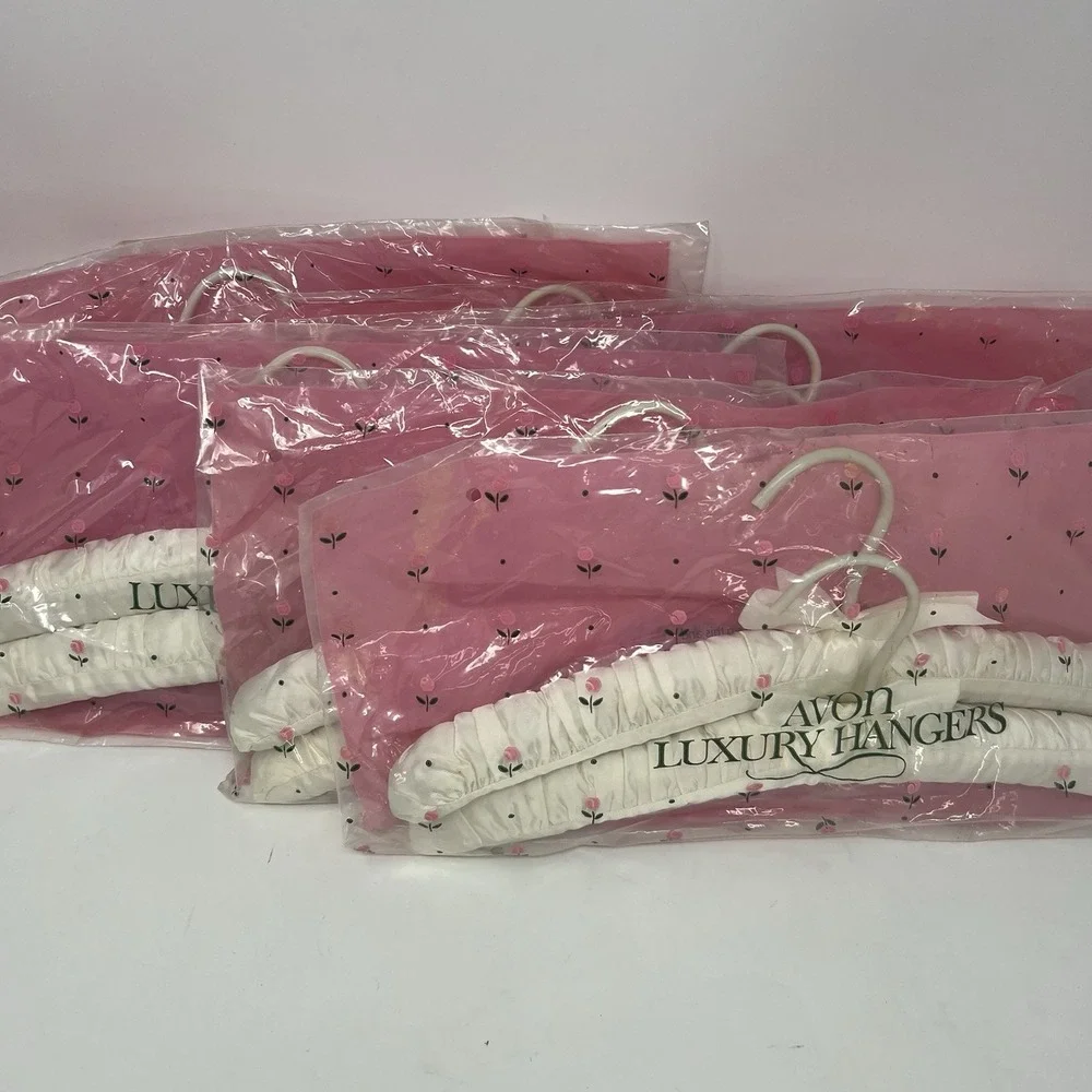 VTG Satin Luxury Clothes Hangers IVORY 14 Hangers NEW OLD STOCK 1986 Avon